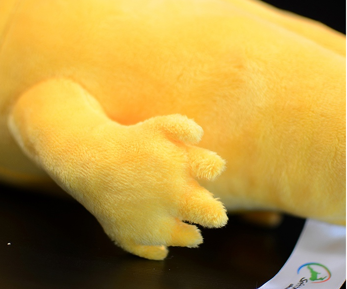 黄色蝾螈毛绒毛绒玩具