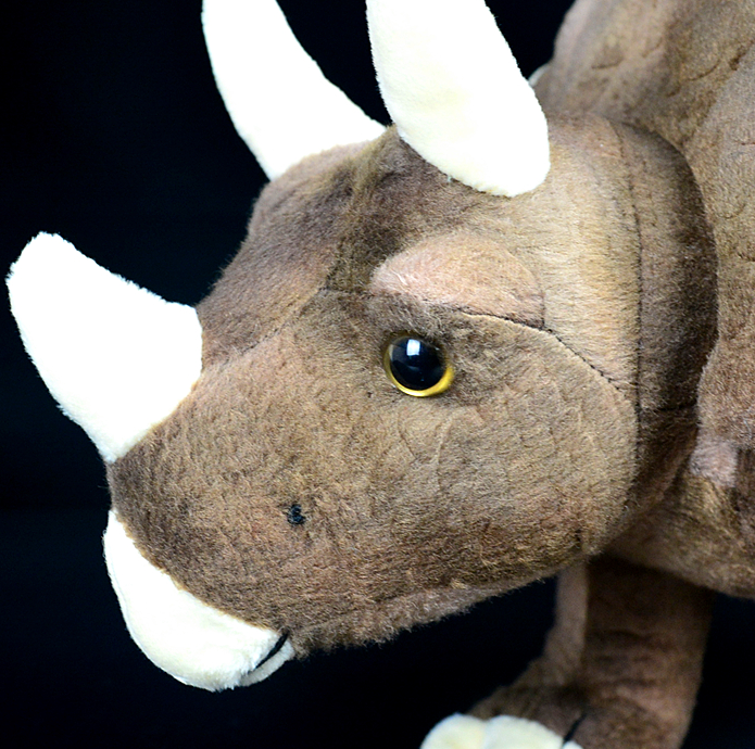 Brinquedo de pelúcia macio de pelúcia de dinossauro tricerátops marrom