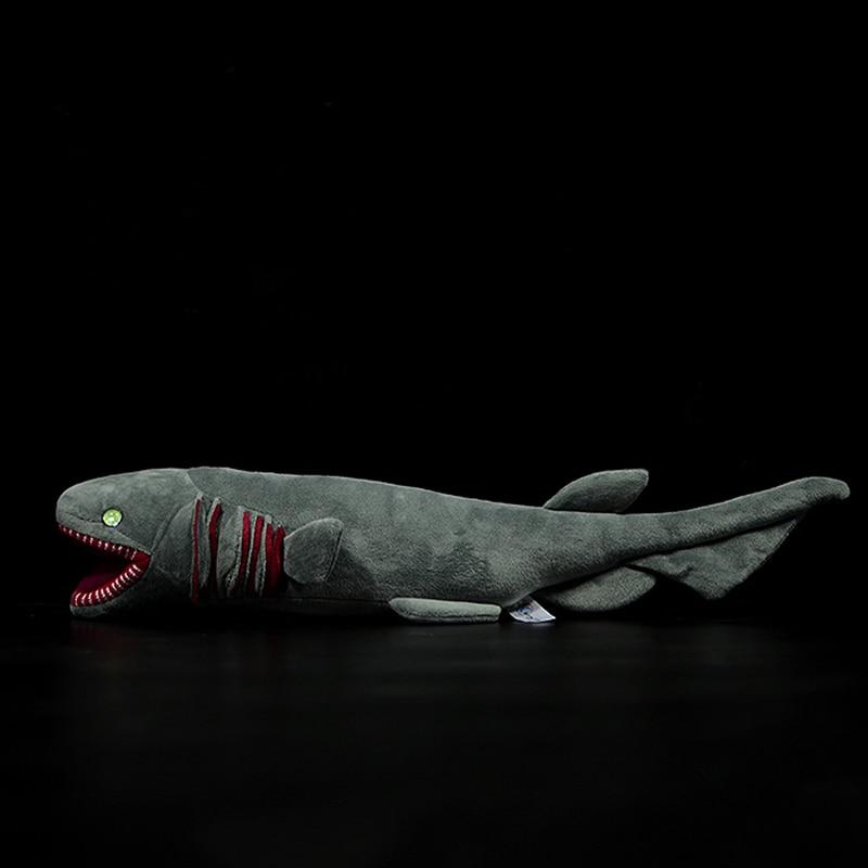 褶边鲨鱼毛绒毛绒玩具