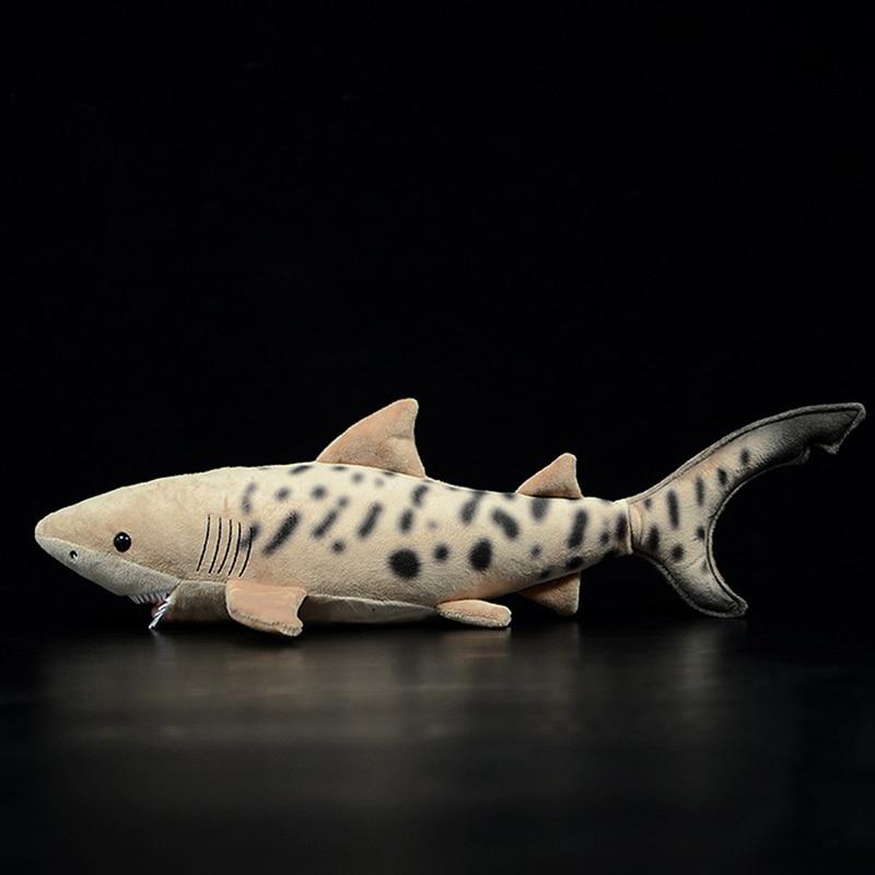 Brinquedo de pelúcia macio de pelúcia de tubarão manchado