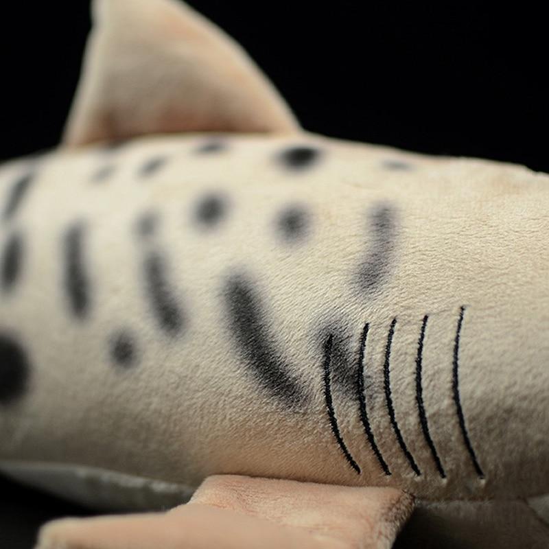 斑鲨软填充毛绒玩具