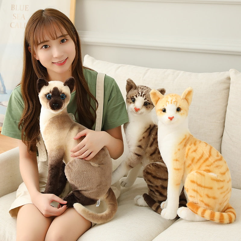 Brinquedo de pelúcia macio para decoração de gato realista