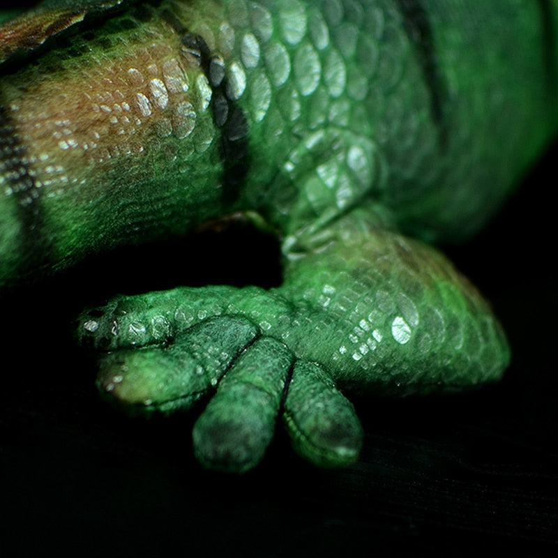 Jucărie moale de plus umplută cu șopârlă iguană verde