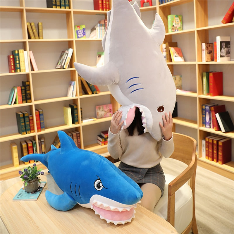 Jucărie cu pernă de pluș moale de rechin cu gură mare